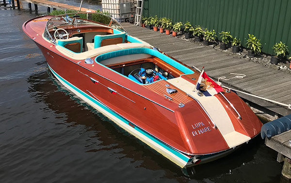 Houten-boot-restauratie-riva-oplevering